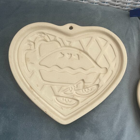 Pampered Chef Stoneware Molds Set of 4 - Picture 5 of 6